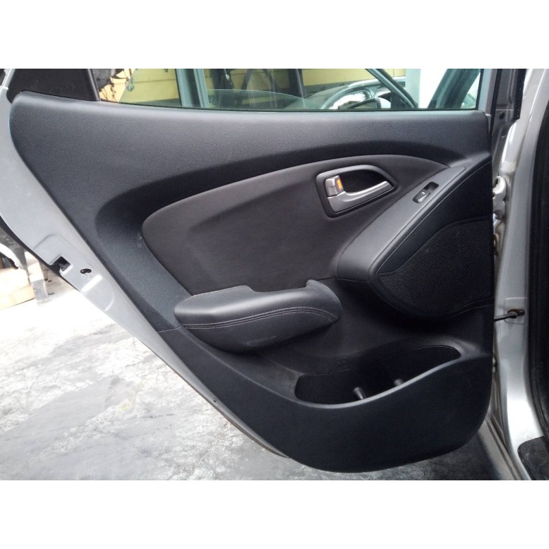 Recambio de guarnecido puerta trasera izquierda para hyundai ix35 classic 2wd referencia OEM IAM   