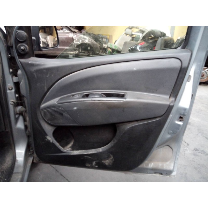 Recambio de guarnecido puerta delantera derecha para fiat doblo emotion referencia OEM IAM   