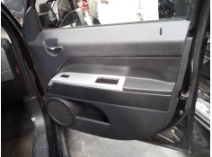 Recambio de guarnecido puerta delantera derecha para chrysler jeep patriot limited referencia OEM IAM   