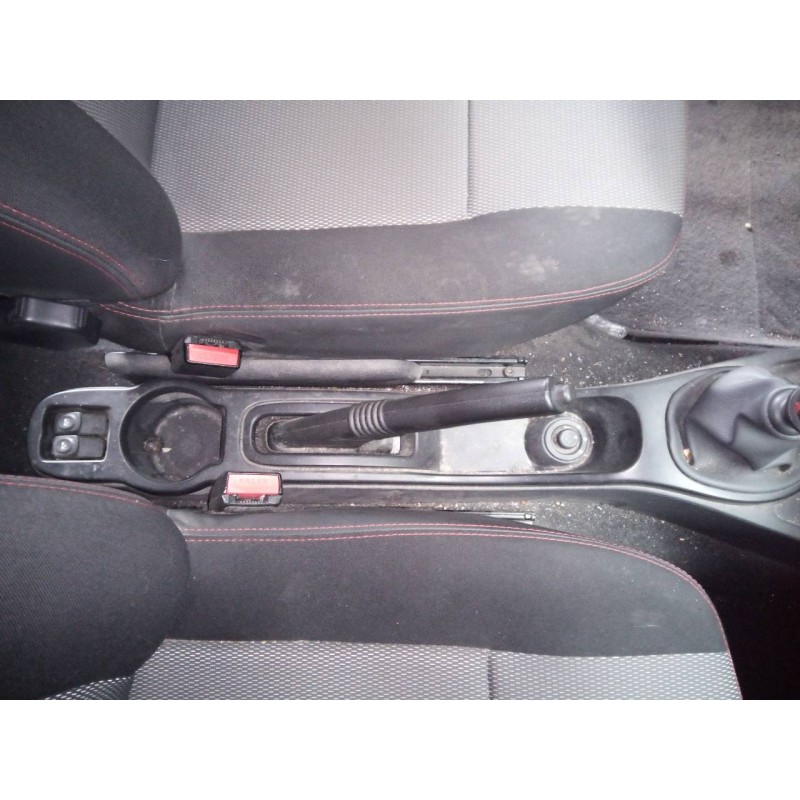 Recambio de consola central para dacia duster laureate 4x2 referencia OEM IAM   
