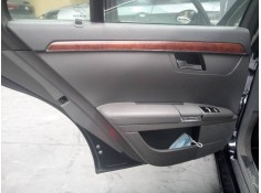 GUARNECIDO PUERTA TRASERA IZQUIERDA 