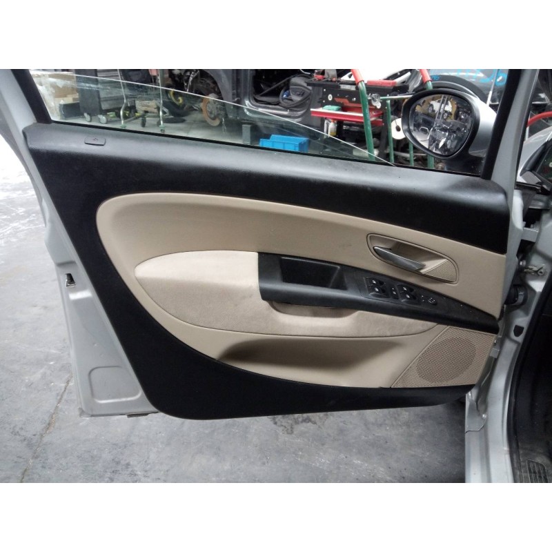 Recambio de guarnecido puerta delantera izquierda para fiat linea (110) emotion referencia OEM IAM   