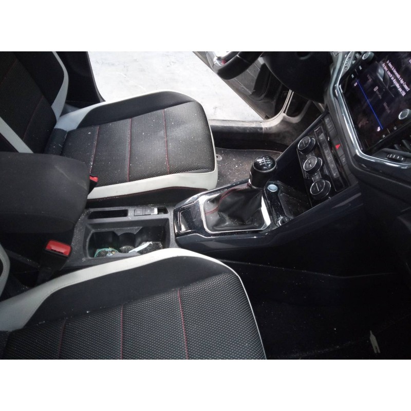 Recambio de consola central para volkswagen t-roc sport referencia OEM IAM   