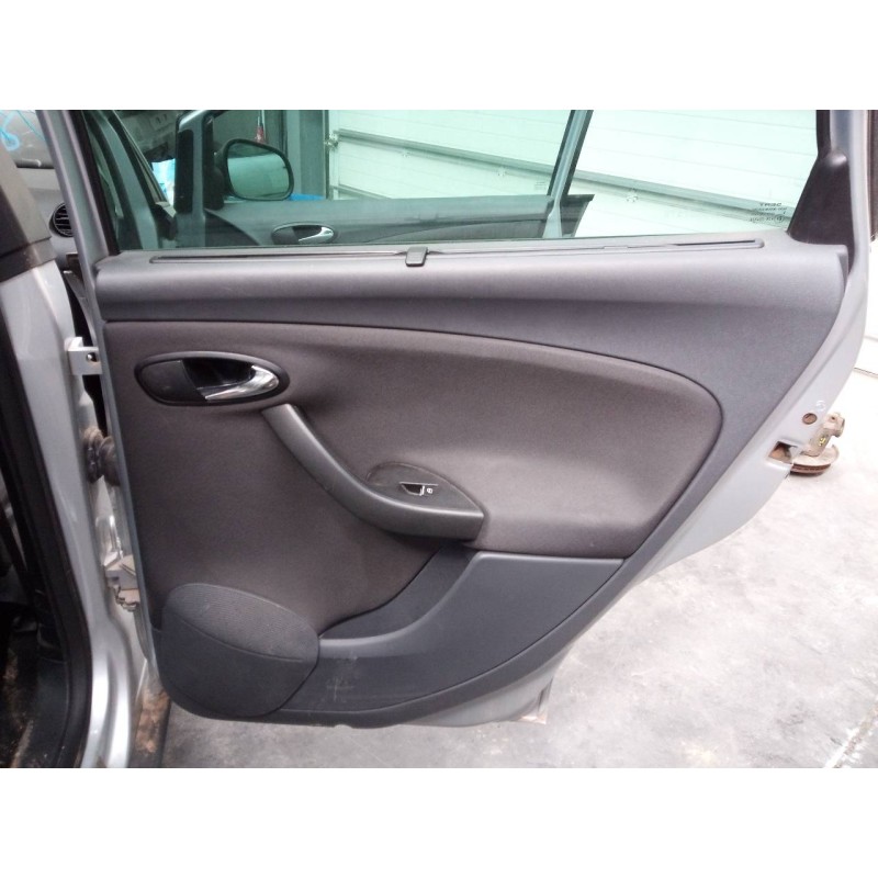 Recambio de guarnecido puerta trasera derecha para seat altea (5p1) arena referencia OEM IAM   