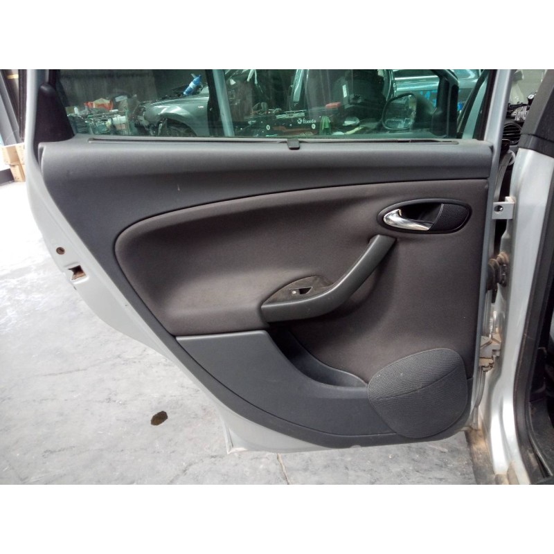 Recambio de guarnecido puerta trasera izquierda para seat altea (5p1) arena referencia OEM IAM   