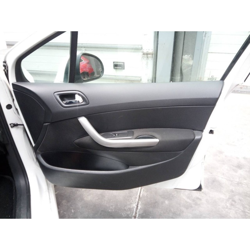Recambio de guarnecido puerta delantera derecha para peugeot 308 access referencia OEM IAM   