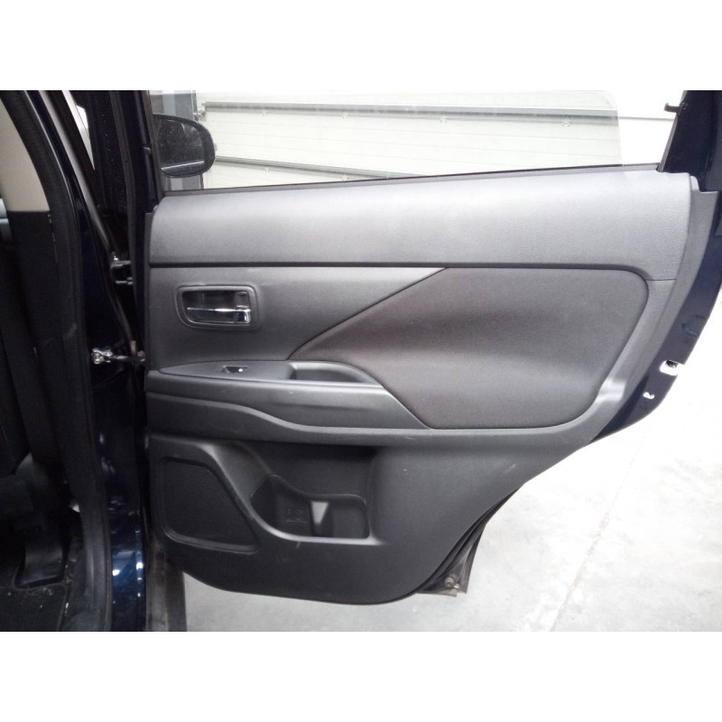 Recambio de guarnecido puerta trasera derecha para mitsubishi outlander (gf0) motion 2wd referencia OEM IAM   