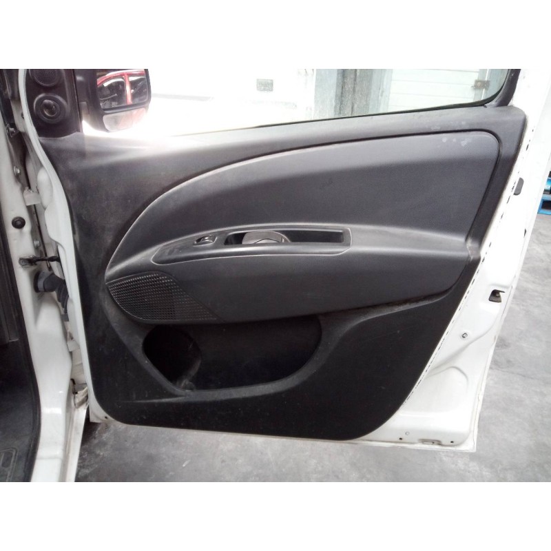Recambio de guarnecido puerta delantera derecha para fiat doblo cargo basis kasten referencia OEM IAM   