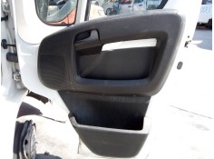 GUARNECIDO PUERTA DELANTERA DERECHA 