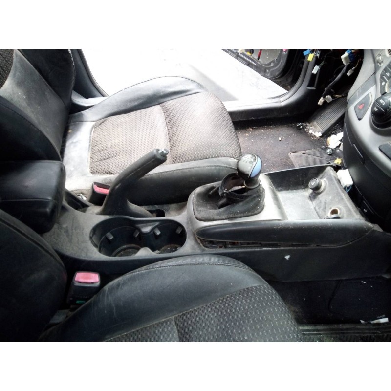 Recambio de consola central para hyundai i30 style referencia OEM IAM   