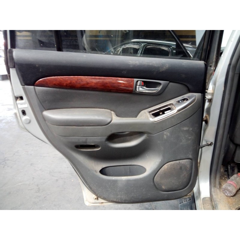 Recambio de guarnecido puerta trasera izquierda para toyota land cruiser (j12) 3.0 d4-d vxl referencia OEM IAM   