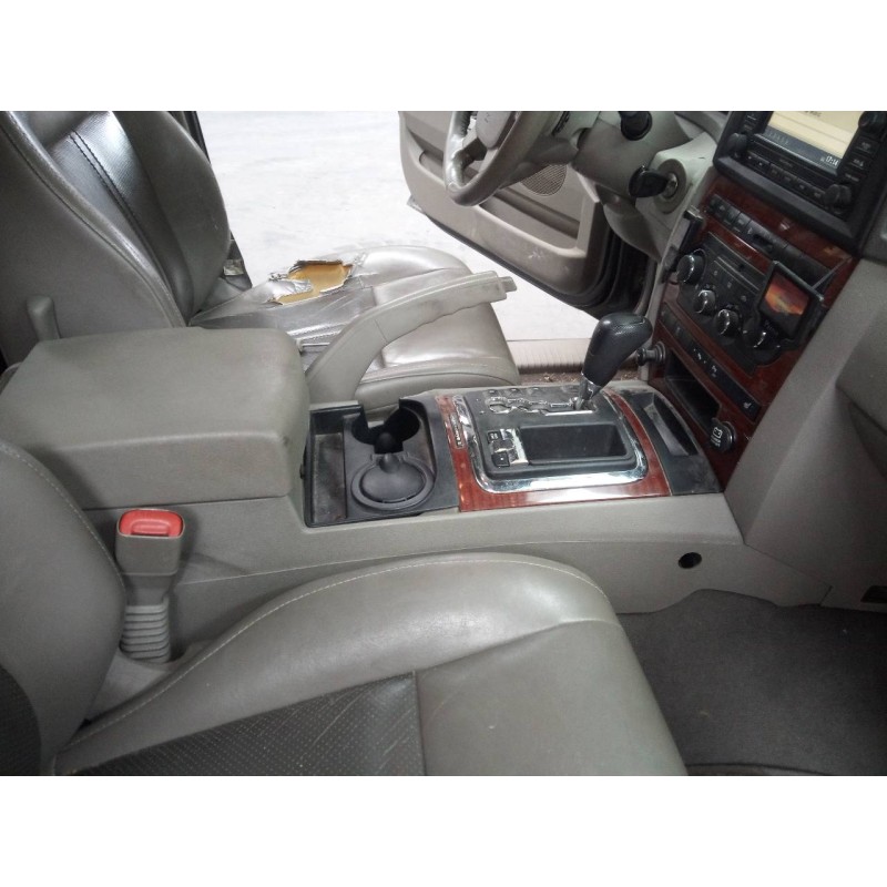 Recambio de consola central para jeep gr. cherokee (wh) 3.0 crd limited referencia OEM IAM   