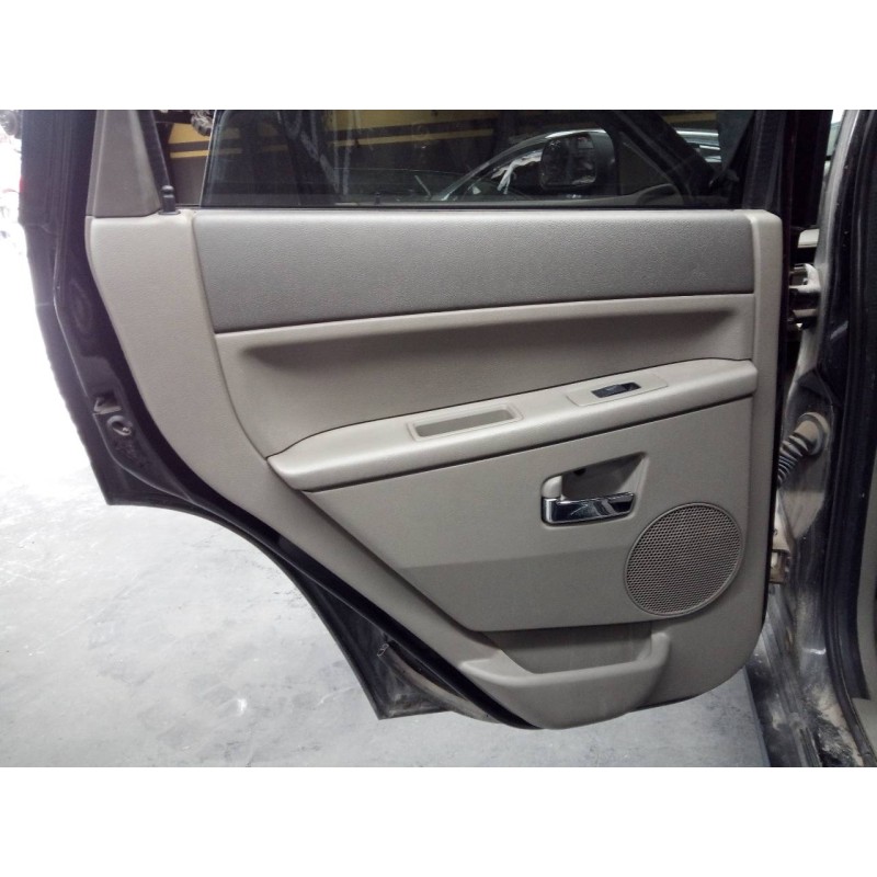 Recambio de guarnecido puerta trasera izquierda para jeep gr. cherokee (wh) 3.0 crd limited referencia OEM IAM   