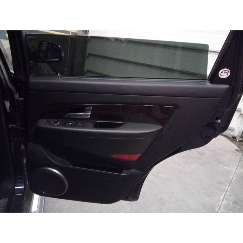 Recambio de guarnecido puerta trasera derecha para ssangyong rexton w limited 4wd referencia OEM IAM   