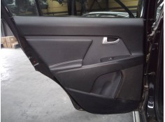 Recambio de guarnecido puerta trasera izquierda para kia sportage drive 4x4 referencia OEM IAM   