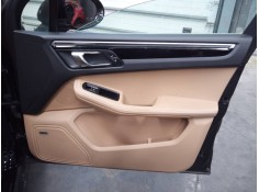 GUARNECIDO PUERTA DELANTERA DERECHA 