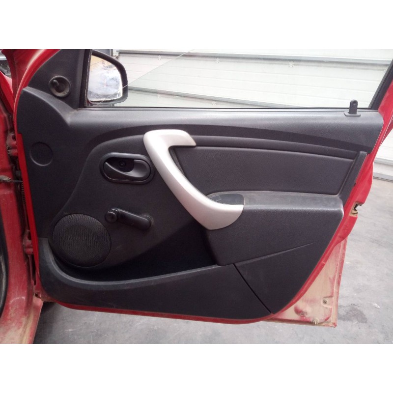 Recambio de guarnecido puerta delantera derecha para dacia sandero laureate referencia OEM IAM   