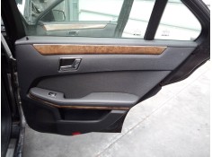 GUARNECIDO PUERTA TRASERA DERECHA 