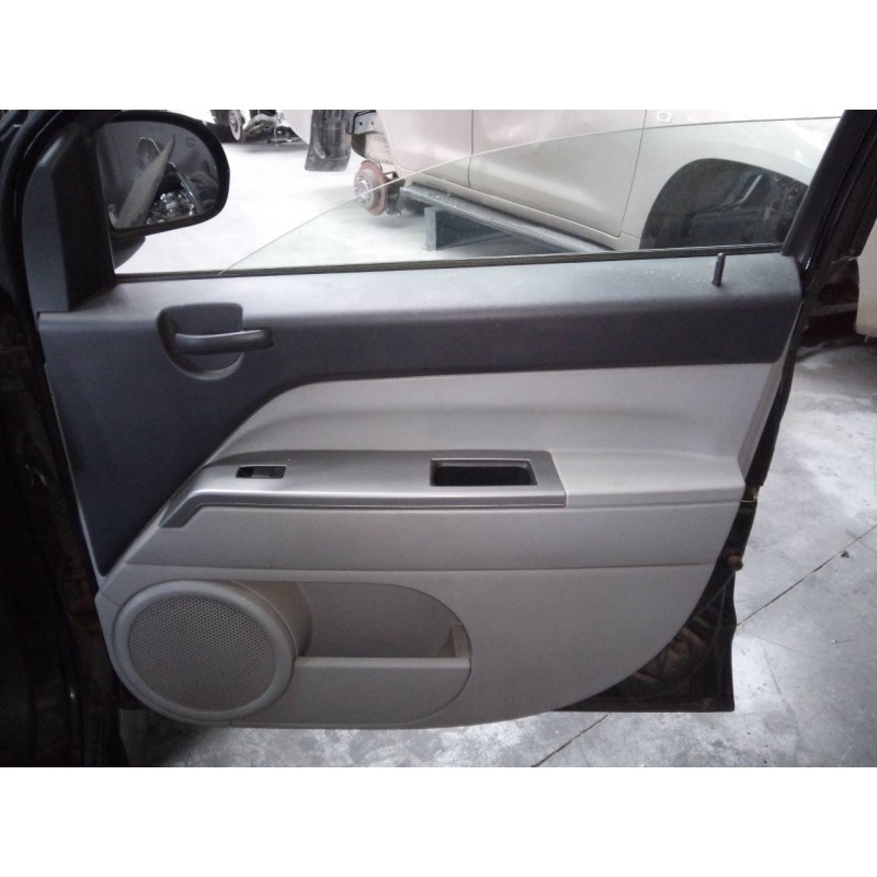 Recambio de guarnecido puerta delantera derecha para jeep compass limited referencia OEM IAM   