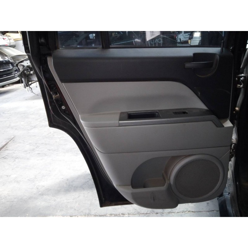 Recambio de guarnecido puerta trasera izquierda para jeep compass limited referencia OEM IAM   