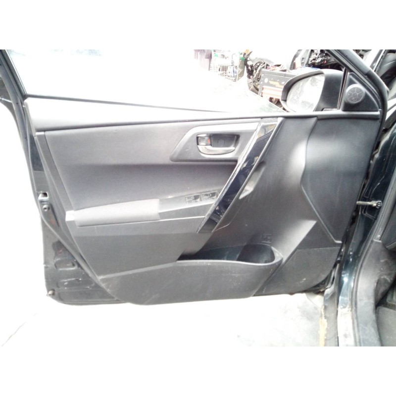 Recambio de guarnecido puerta delantera izquierda para toyota auris active referencia OEM IAM   