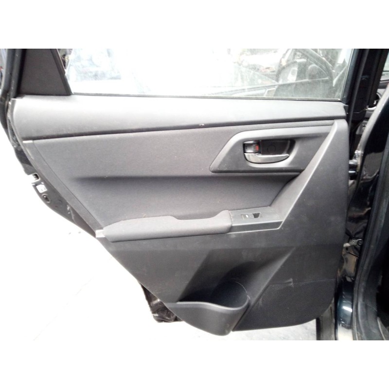 Recambio de guarnecido puerta trasera izquierda para toyota auris active referencia OEM IAM   