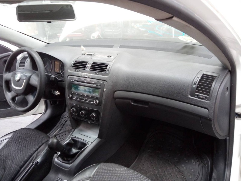 Recambio de salpicadero para skoda octavia berlina (1z3) trend referencia OEM IAM   