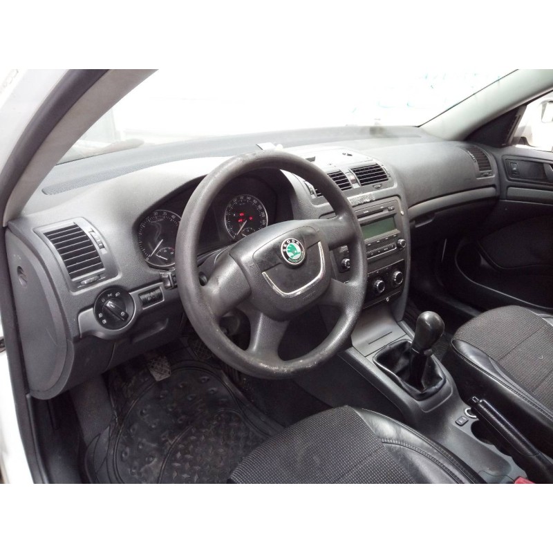 Recambio de salpicadero para skoda octavia berlina (1z3) trend referencia OEM IAM   