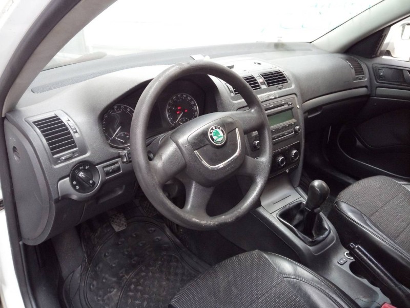 Recambio de salpicadero para skoda octavia berlina (1z3) trend referencia OEM IAM   