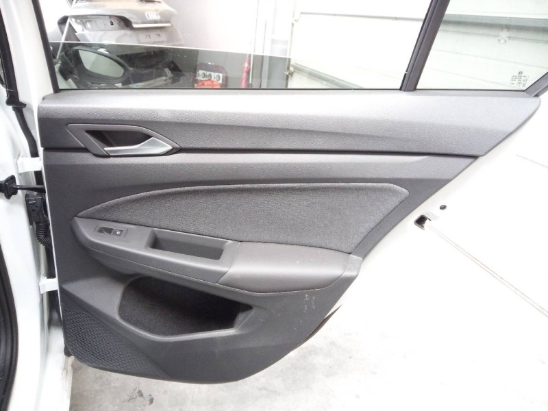 Recambio de guarnecido puerta trasera derecha para volkswagen golf viii lim. (cd1) life referencia OEM IAM   