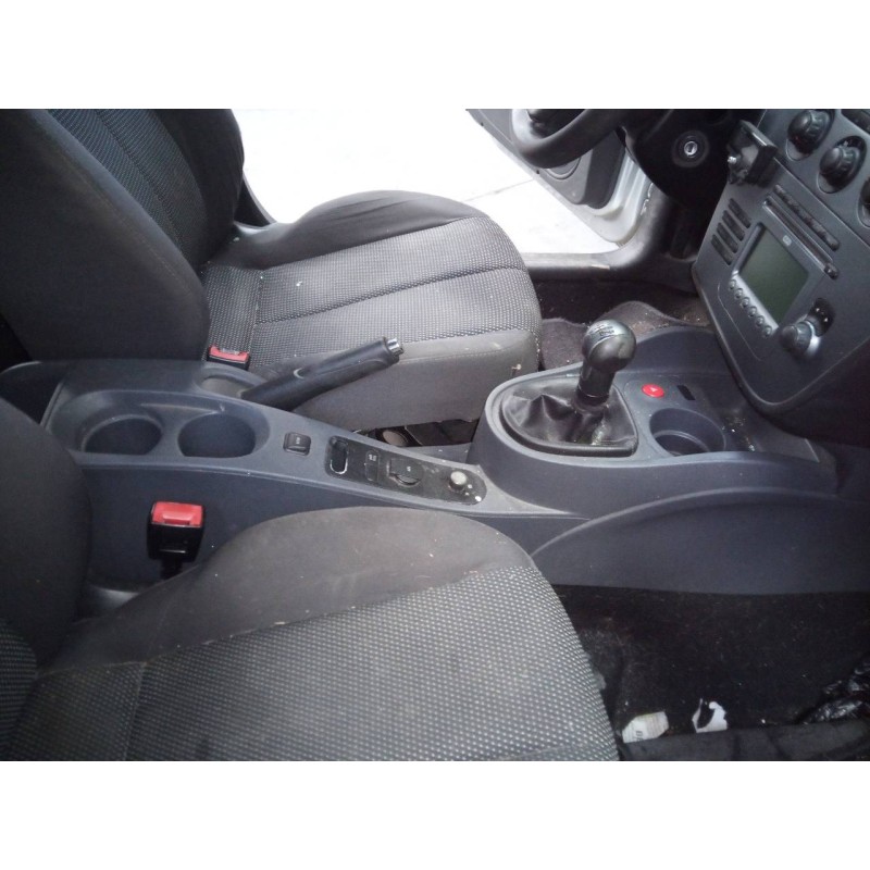 Recambio de consola central para seat leon (1p1) reference referencia OEM IAM   