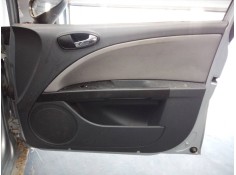 GUARNECIDO PUERTA DELANTERA DERECHA 