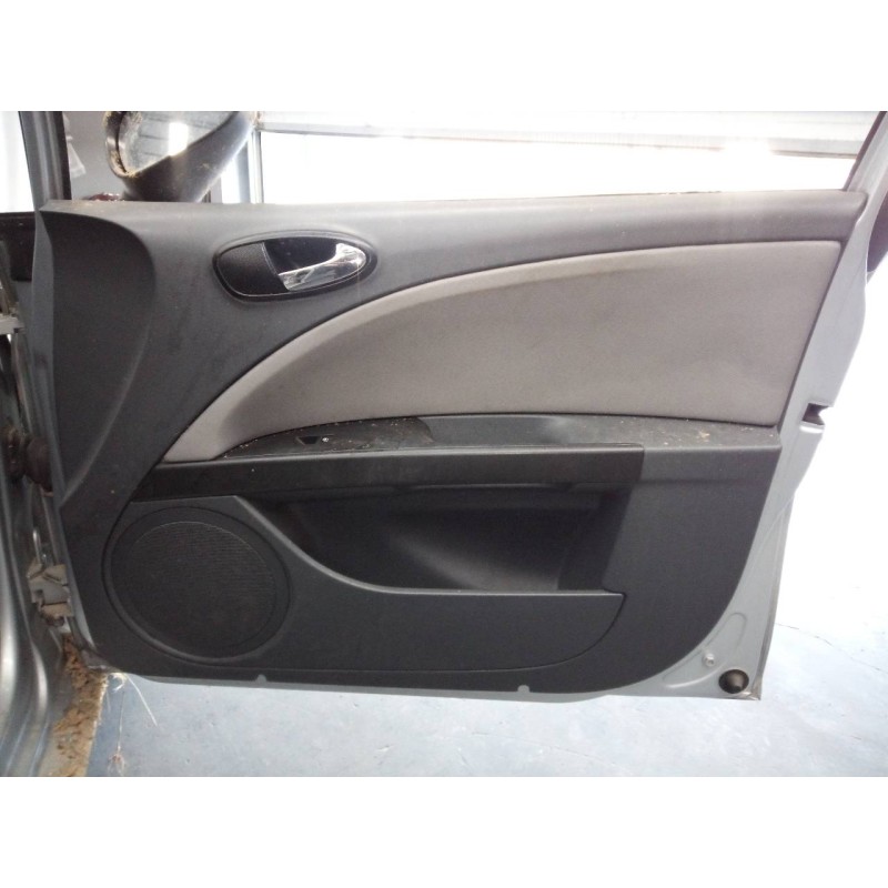 Recambio de guarnecido puerta delantera derecha para seat leon (1p1) reference referencia OEM IAM   