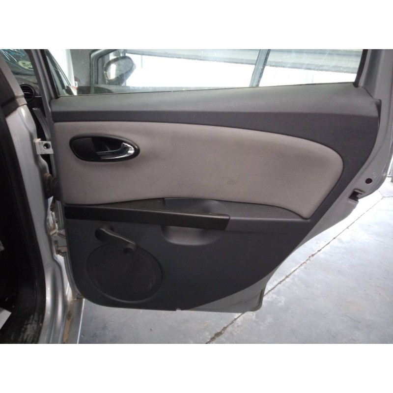 Recambio de guarnecido puerta trasera derecha para seat leon (1p1) reference referencia OEM IAM   