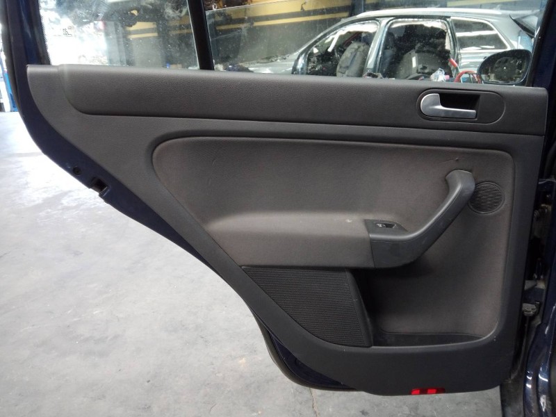 Recambio de guarnecido puerta trasera izquierda para volkswagen golf plus (5m1) sportline referencia OEM IAM   