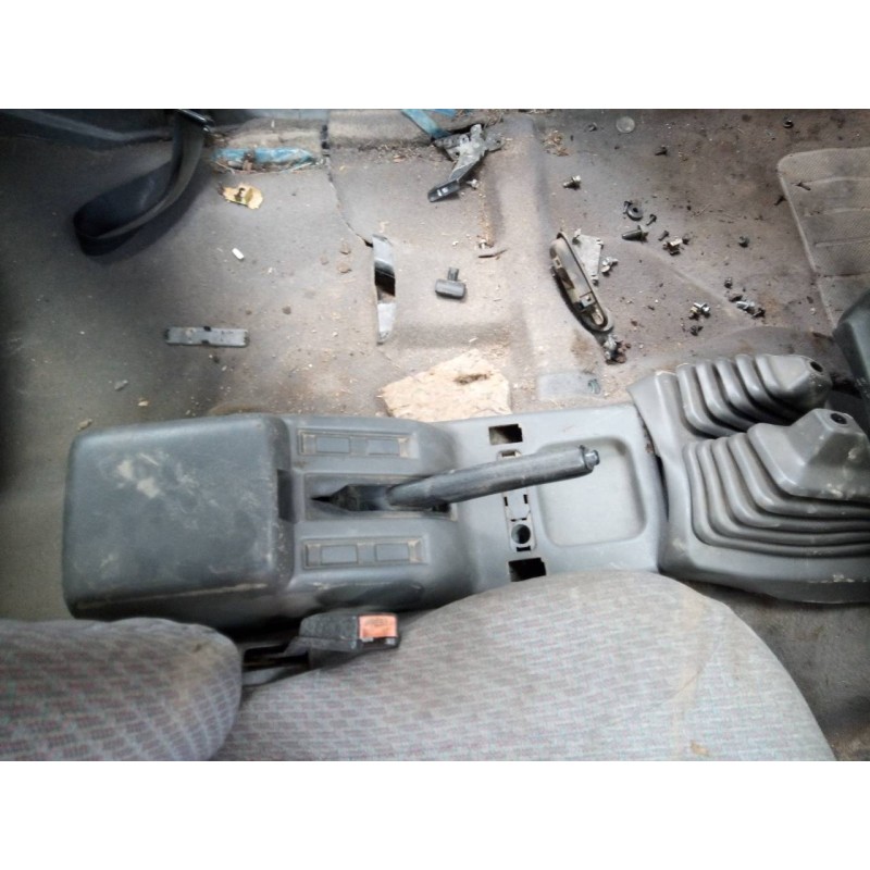 Recambio de consola central para nissan terrano/terrano.ii (r20) lx (3-ptas.) referencia OEM IAM   