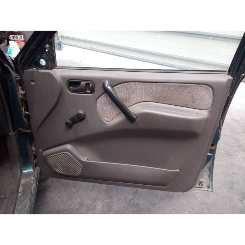 Recambio de guarnecido puerta delantera derecha para nissan terrano/terrano.ii (r20) lx (3-ptas.) referencia OEM IAM   