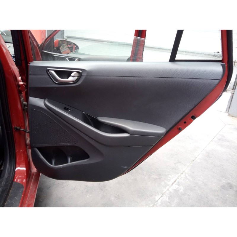 Recambio de guarnecido puerta trasera derecha para hyundai ioniq hybrid referencia OEM IAM   