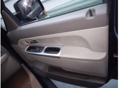 GUARNECIDO PUERTA DELANTERA DERECHA 