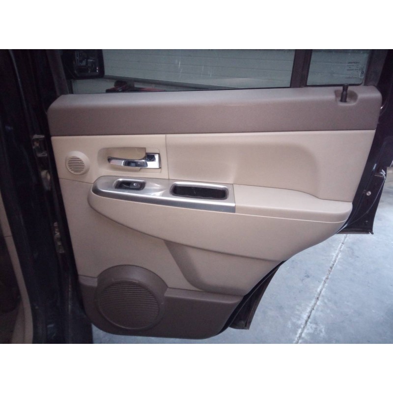 Recambio de guarnecido puerta trasera derecha para jeep cherokee limited referencia OEM IAM   