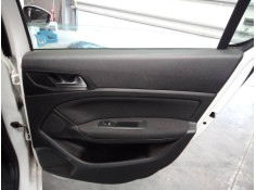 GUARNECIDO PUERTA TRASERA DERECHA 