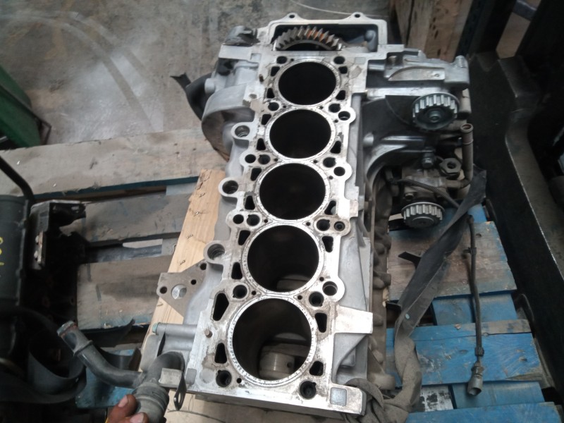 Recambio de despiece motor para volkswagen touareg (7la) referencia OEM IAM BAC DESPIECE M1-B4-170