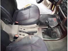 Recambio de consola central para nissan terrano/terrano.ii (r20) se (5-ptas.) referencia OEM IAM   