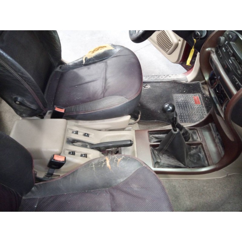 Recambio de consola central para nissan terrano/terrano.ii (r20) se (5-ptas.) referencia OEM IAM   