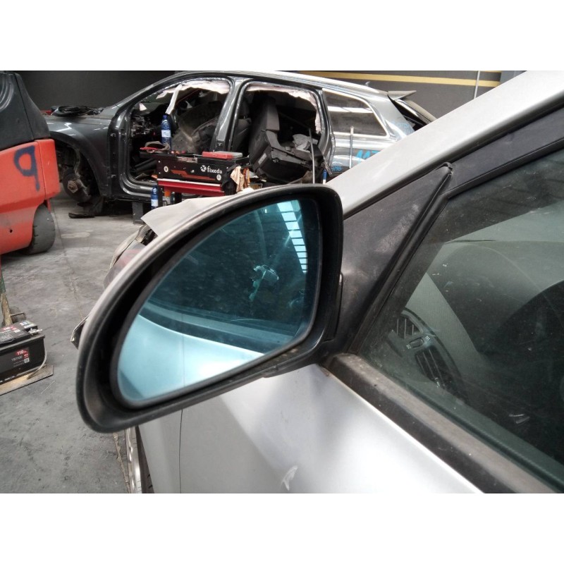 Recambio de retrovisor izquierdo electrico para kia cee´d active referencia OEM IAM   
