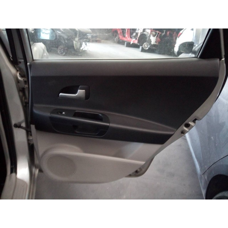 Recambio de guarnecido puerta trasera derecha para kia cee´d active referencia OEM IAM   