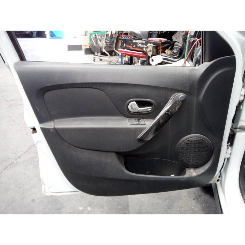 Recambio de guarnecido puerta delantera izquierda para dacia sandero stepway comfort referencia OEM IAM   