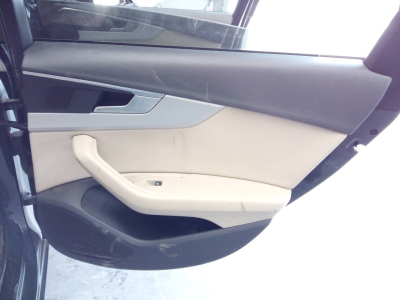 Recambio de guarnecido puerta trasera derecha para audi a4 berlina (8w2) sport edition referencia OEM IAM   