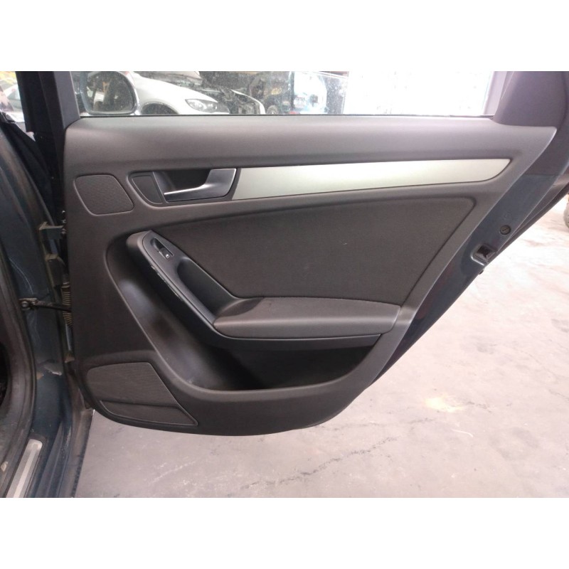 Recambio de guarnecido puerta trasera derecha para audi a4 ber. (b8) básico referencia OEM IAM   
