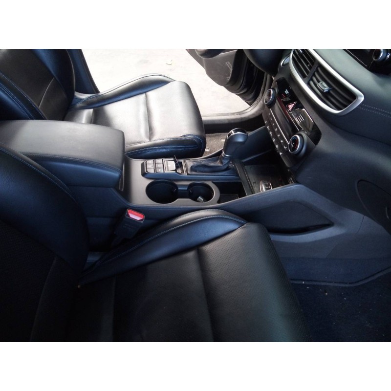 Recambio de consola central para hyundai tucson style 2wd referencia OEM IAM   